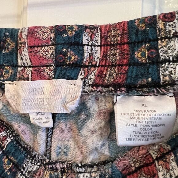 Pink republic patterned shorts - Picture 5 of 5